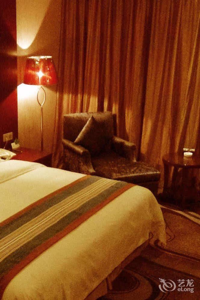 Mingcheng Times Hotel צ'נגדו מראה חיצוני תמונה